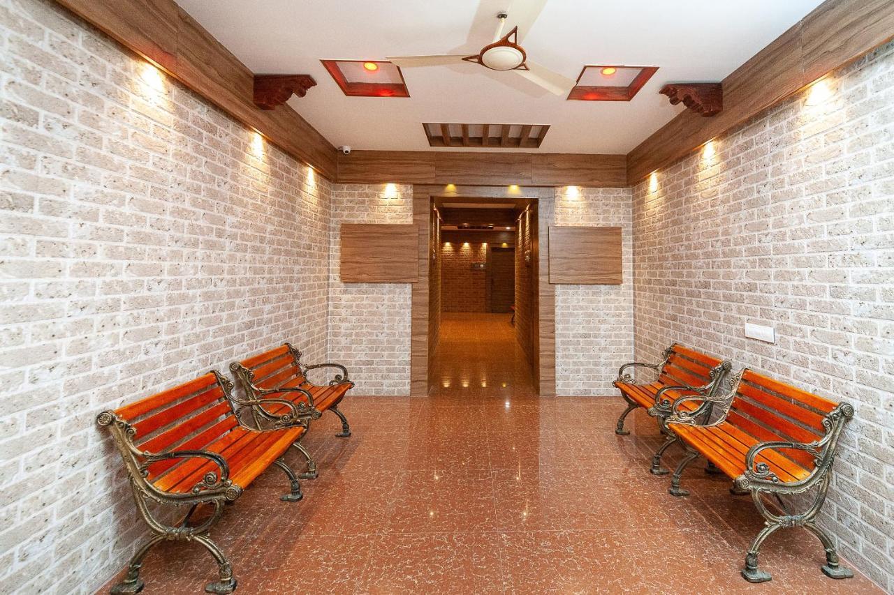Oyo 29859 Rds Guest House Ambur エクステリア 写真